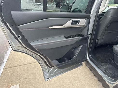 New 2025 Ford Explorer Active w/ Active Comfort Package image 31