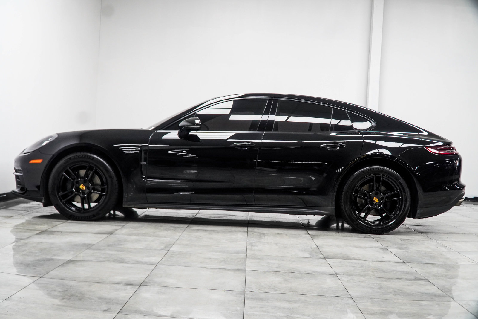 Used 2017 Porsche Panamera 4 AWD/4WD image 11