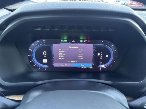 Used 2023 Volvo XC90 B6 Plus image 11