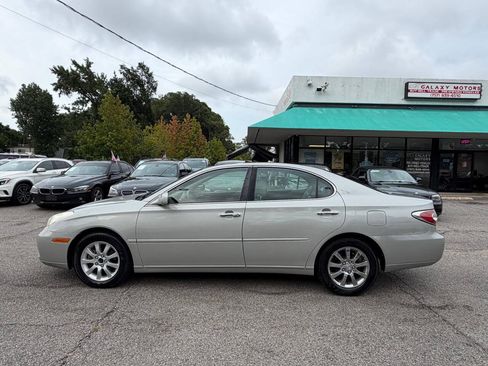 Used 2004 Lexus ES 330 w/ Premium Pkg FWD image 4