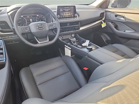 New 2026 Nissan Rogue Dark Armor AWD/4WD image 5