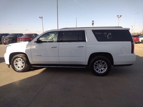 Used 2019 GMC Yukon XL SLT w/ Open Road Package AWD/4WD image 8