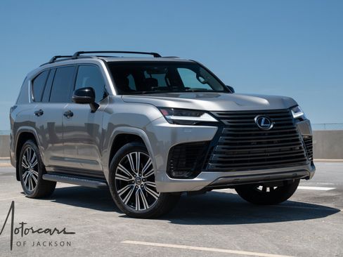 Used 2024 Lexus LX 600 4WD w/ Appearance Package image 2
