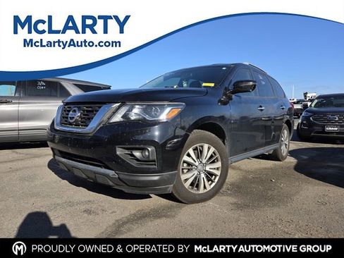 Used 2019 Nissan Pathfinder SL image 1