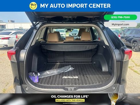 Used 2024 Toyota RAV4 XLE Premium w/ Weather Package AWD/4WD image 28