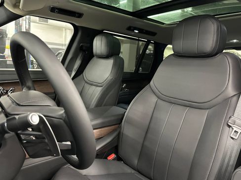 New 2025 Land Rover Range Rover Long Wheelbase SE image 6