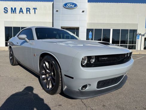 Used 2021 Dodge Challenger R/T Scat Pack w/ Scat Pack Stripe image 1