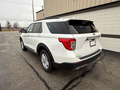 Used 2023 Ford Explorer XLT w/ Equipment Group 202A image 4