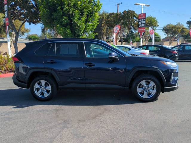 Used 2025 Toyota RAV4 XLE AWD/4WD image 4