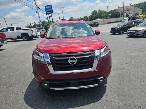Used 2023 Nissan Pathfinder SL w/ SL Premium Package FWD image 3
