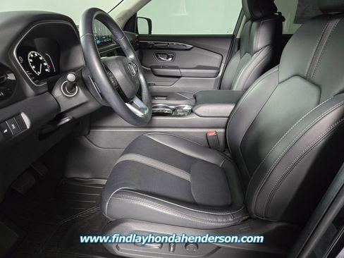 Certified 2025 Honda Pilot Touring image 15