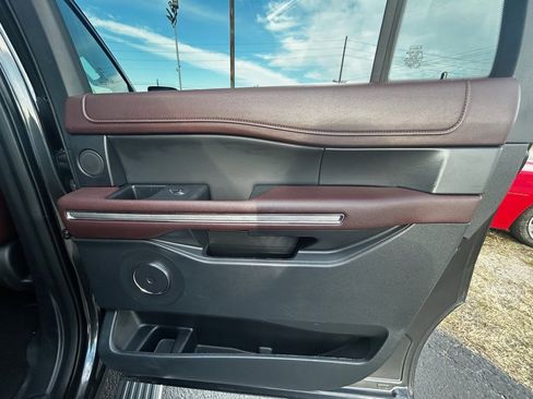 Used 2024 Ford Expedition Max Limited image 21