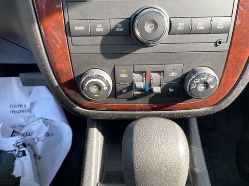 Used 2010 Chevrolet Impala LT w/ Luxury Edition Package FWD image 33