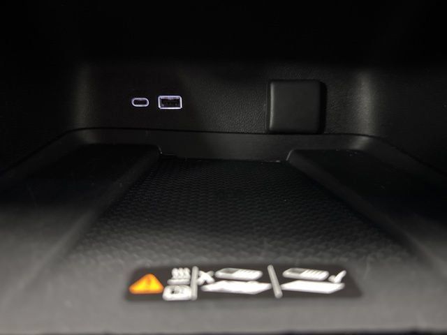 Used 2026 Chevrolet Traverse LT FWD image 20