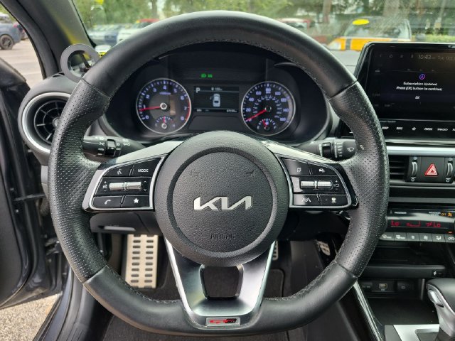 Used 2022 Kia Forte GT-Line w/ GT-Line Premium Package FWD image 12