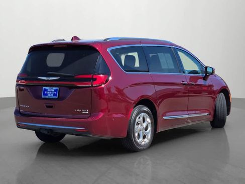 Used 2021 Chrysler Pacifica Limited w/ Premium & Safety Sphere Group AWD/4WD image 6