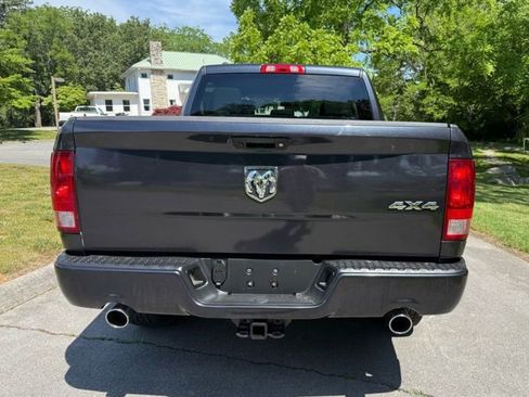 Used 2017 RAM 1500 Express w/ Express Value Package AWD/4WD image 7