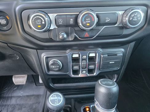 Used 2020 Jeep Wrangler Unlimited Sport AWD/4WD image 16