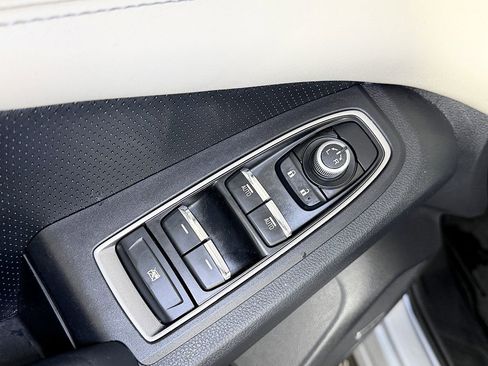 Used 2019 Subaru Ascent Limited image 16