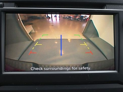 Used 2019 Nissan Titan SV w/ SV Convenience Package RWD image 12