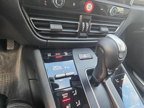 Used 2024 Porsche Macan S image 11
