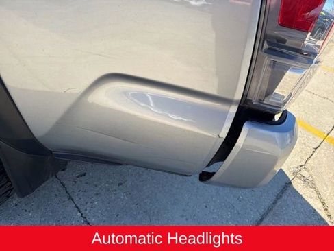 Used 2022 Toyota Tacoma TRD Off-Road image 13