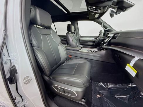 New 2026 Jeep Grand Wagoneer 4WD image 31