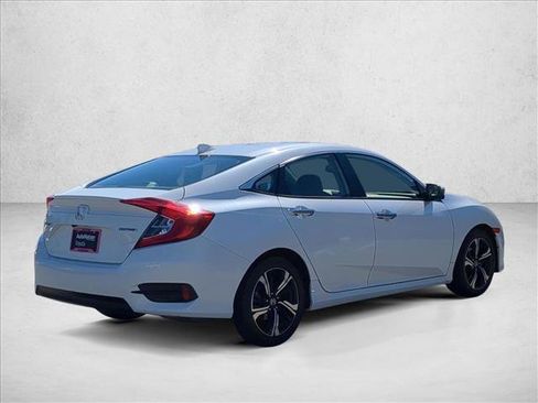 Used 2018 Honda Civic Touring image 5