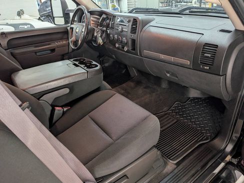 Used 2011 Chevrolet Silverado 2500 LT AWD/4WD image 16