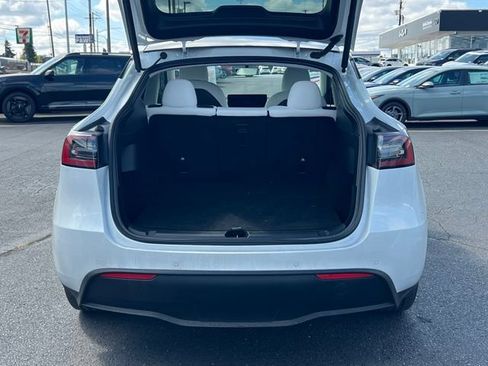 Used 2021 Tesla Model Y Long Range AWD/4WD image 8