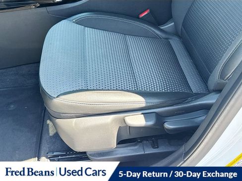 Used 2025 Chevrolet Trax LT FWD image 26