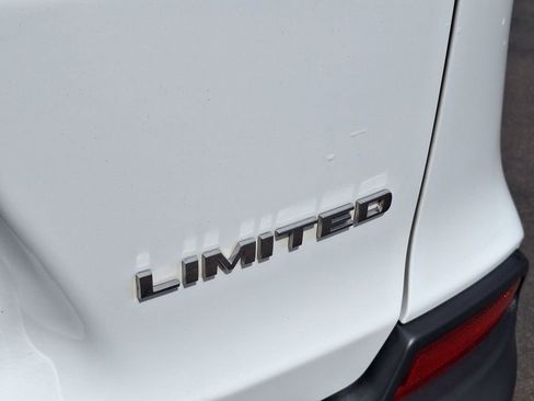 Used 2021 Jeep Cherokee Limited image 29