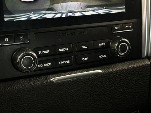 Used 2018 Porsche Macan image 19