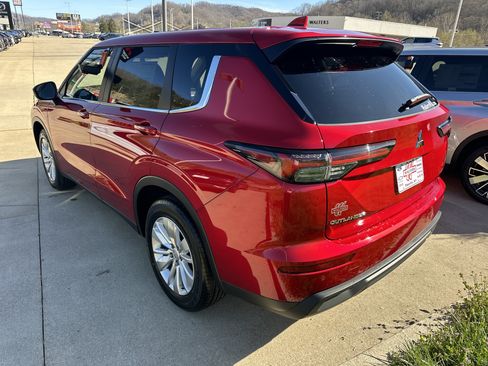 New 2026 Mitsubishi Outlander ES AWD/4WD image 5