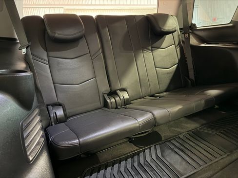 Used 2020 Cadillac Escalade Luxury AWD/4WD image 30