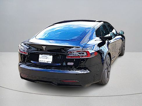 Used 2021 Tesla Model S Plaid image 5