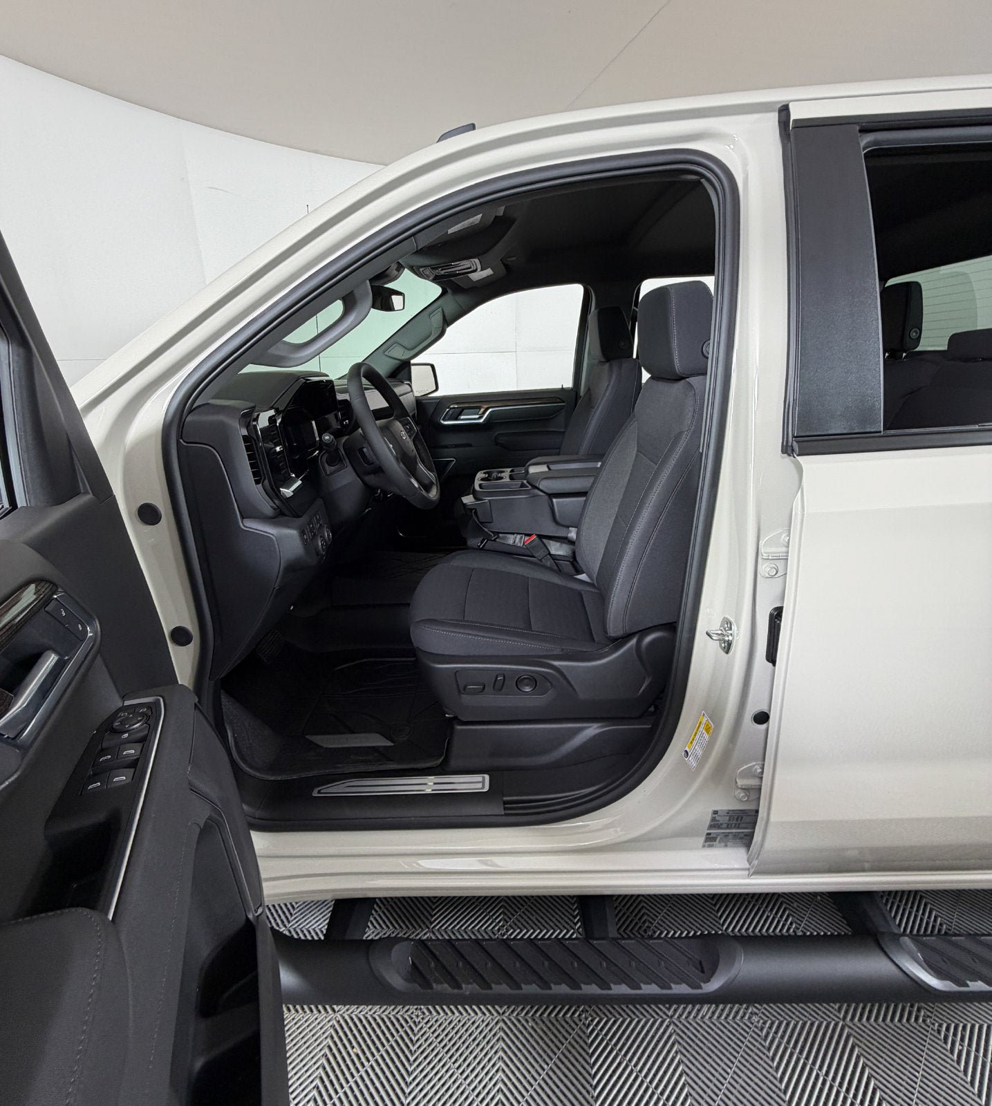 New 2026 Chevrolet Silverado 1500 RST w/ RST Select Package AWD/4WD image 8