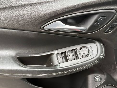 Used 2021 Buick Encore GX Essence w/ Advanced Technology Package FWD image 11