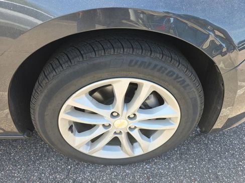 Used 2016 Chevrolet Malibu LT image 18