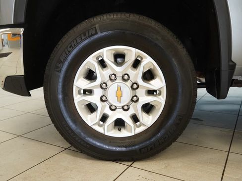 Used 2024 Chevrolet Silverado 3500 LT w/ Convenience Package AWD/4WD image 15