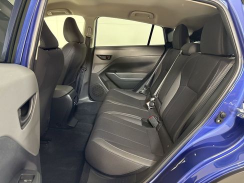 Used 2025 Subaru Crosstrek 2.0i Premium image 18