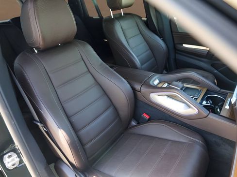 Used 2023 Mercedes-Benz GLS 450 4MATIC image 32