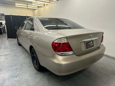 Used 2005 Toyota Camry LE image 36