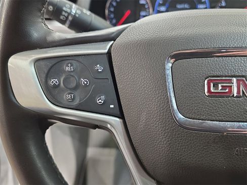 Used 2023 GMC Acadia SLT w/ Technology Package image 18