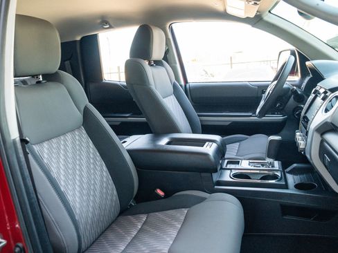 Used 2019 Toyota Tundra SR5 w/ SX Package AWD/4WD image 18