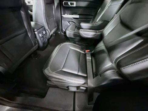 Used 2021 Ford Explorer XLT w/ Equipment Group 202A AWD/4WD image 27