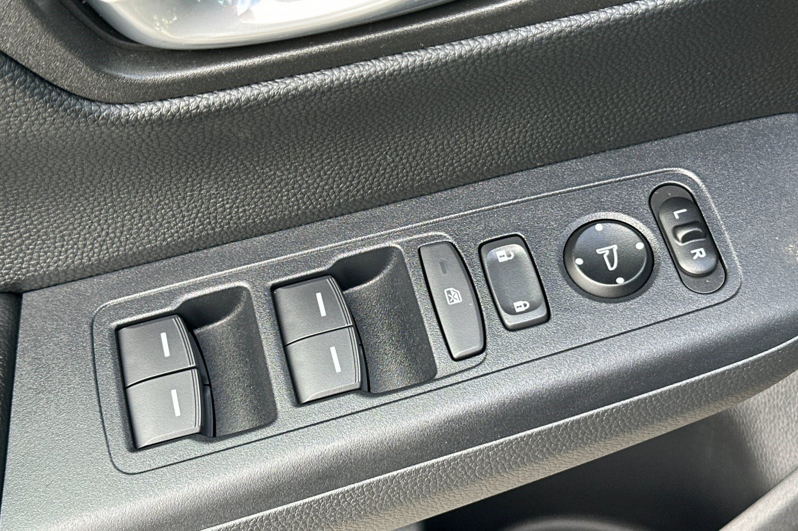 Used 2025 Honda CR-V Sport-L image 14