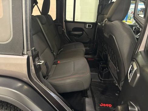 Used 2019 Jeep Wrangler Unlimited Rubicon w/ LED Lighting Group AWD/4WD image 48