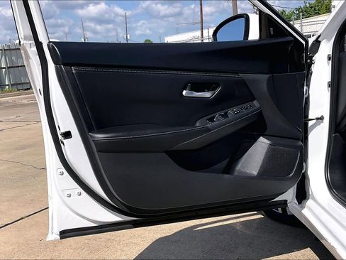 Used 2024 Nissan Sentra SV image 23