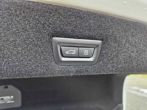 New 2025 BMW i7 xDrive60 w/ Executive Package image 20